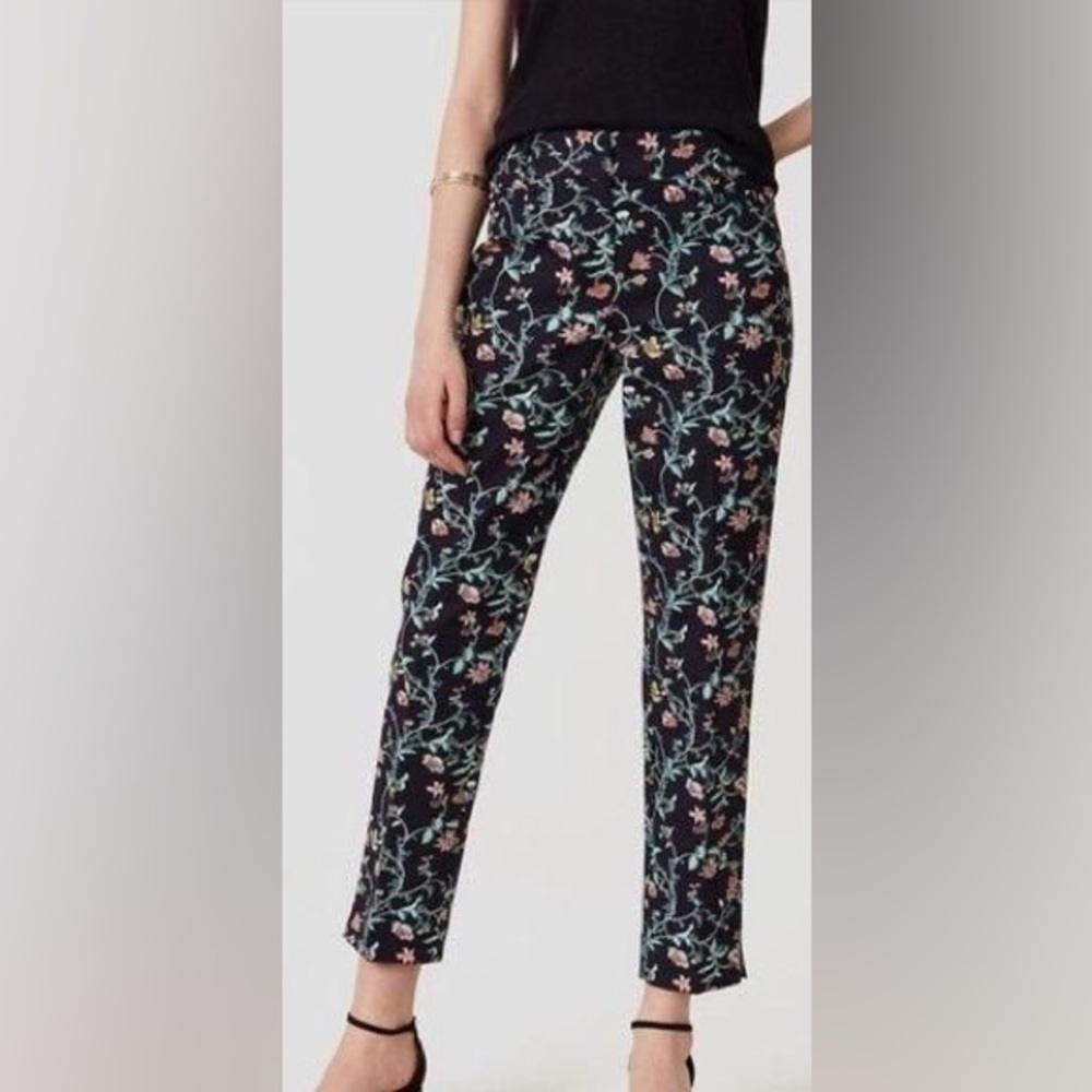 NWOT Loft Navy Floral Marisa Riviera Cropped Pant- Size 0
